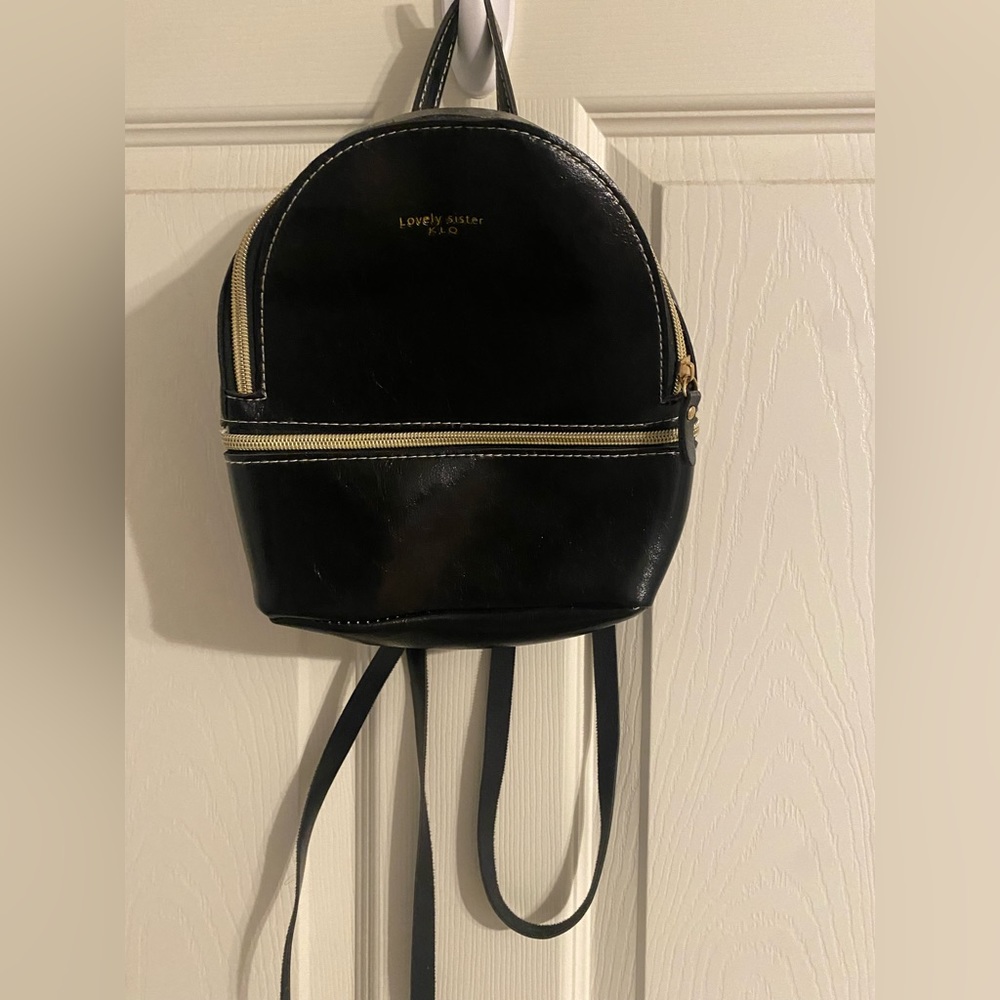 Black Mini Backpack w/ adjustable strings